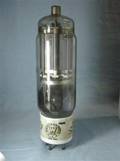 Válvulas pentodo de alta potência com invólucro de vidro - Válvula 803